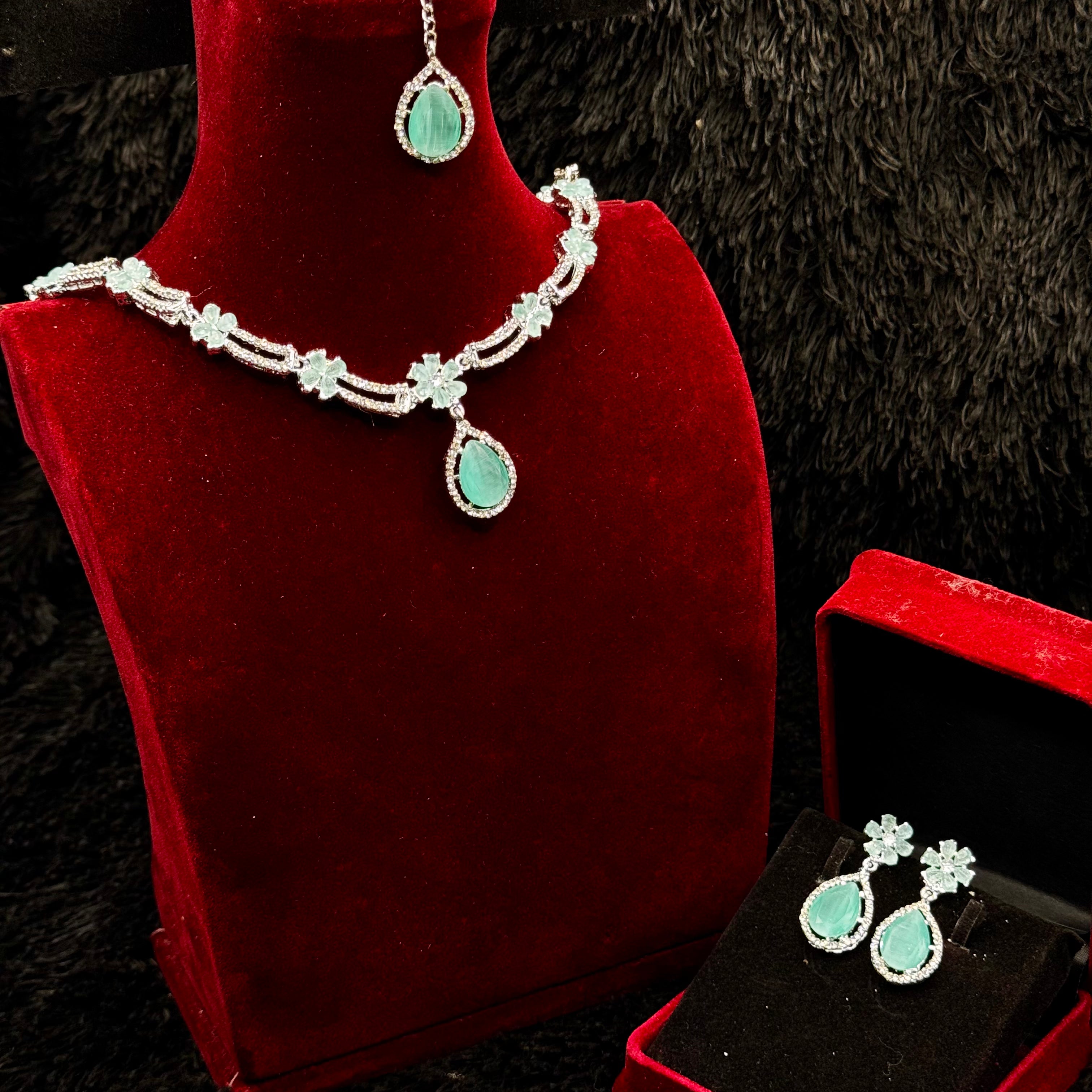 Elegant Indian Style Jewelry Set