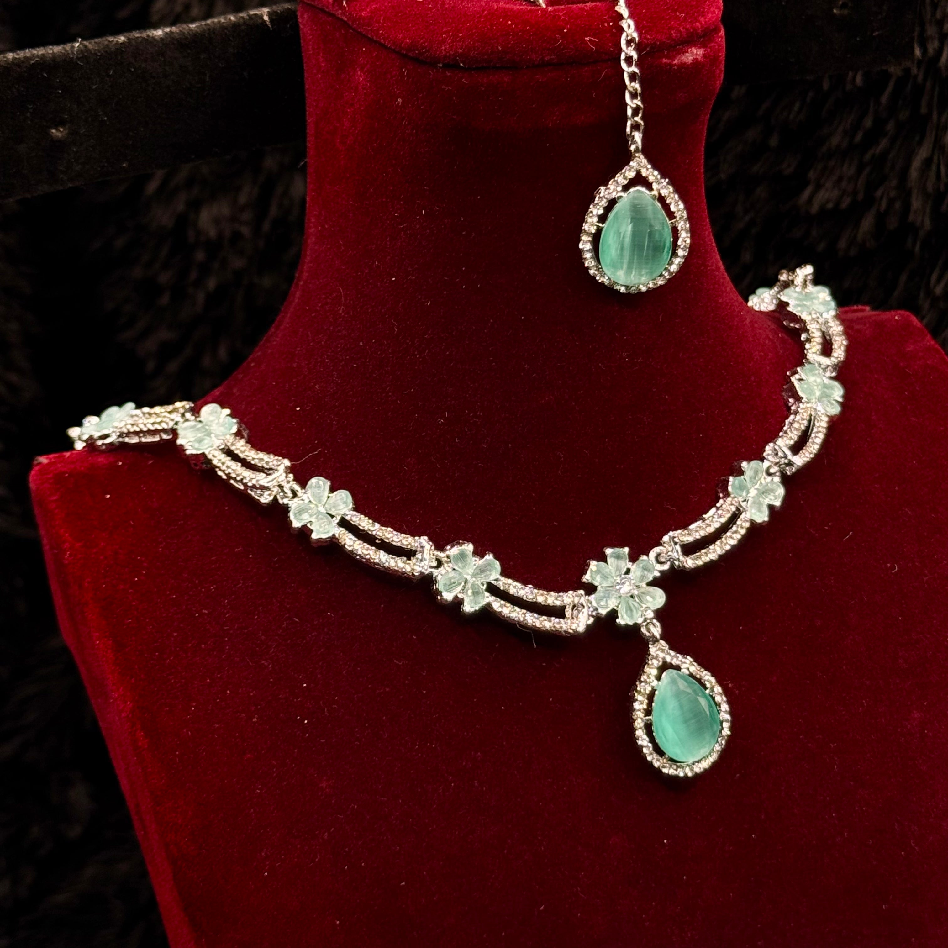 Elegant Indian Style Jewelry Set