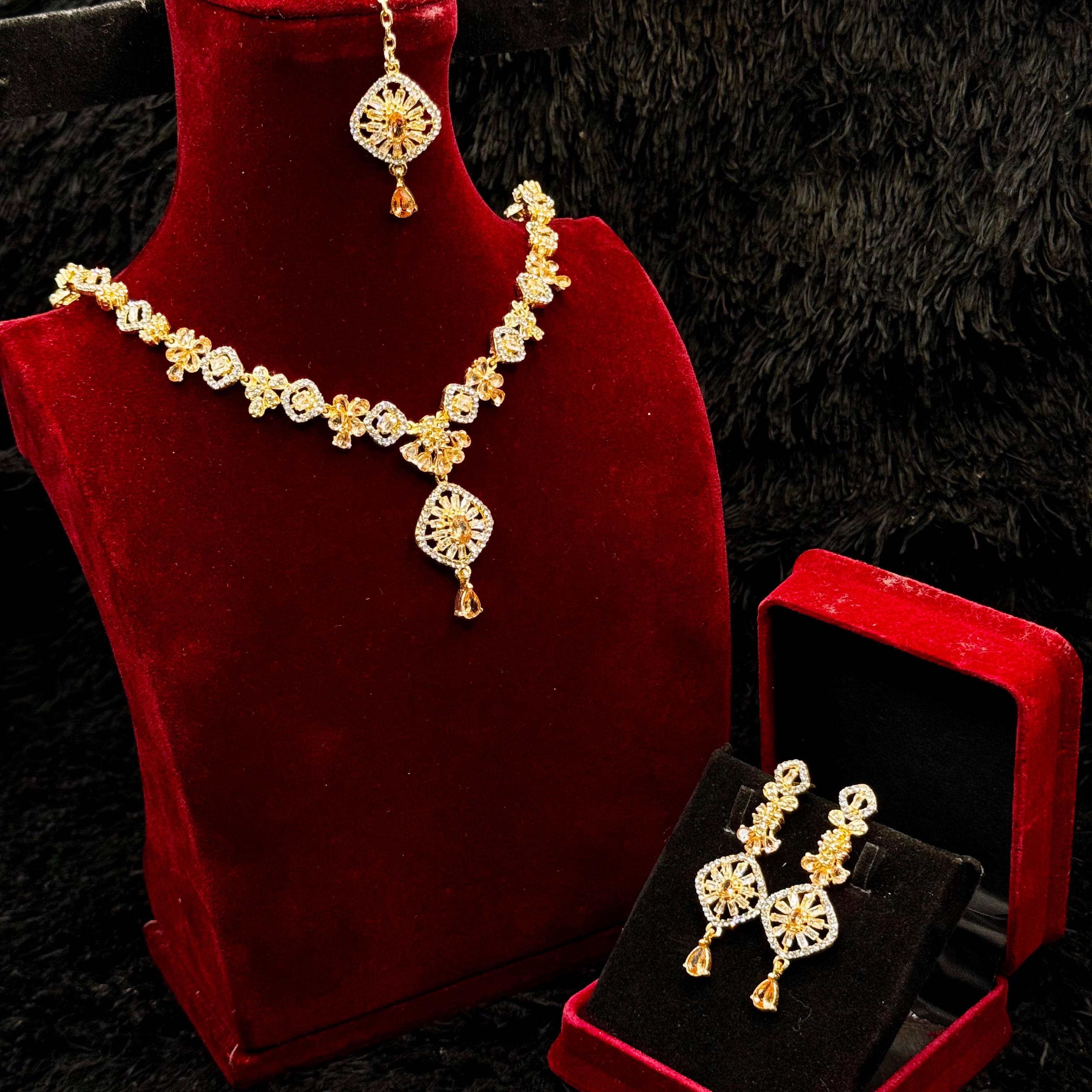 Traditional Indian Style Jewelry Set