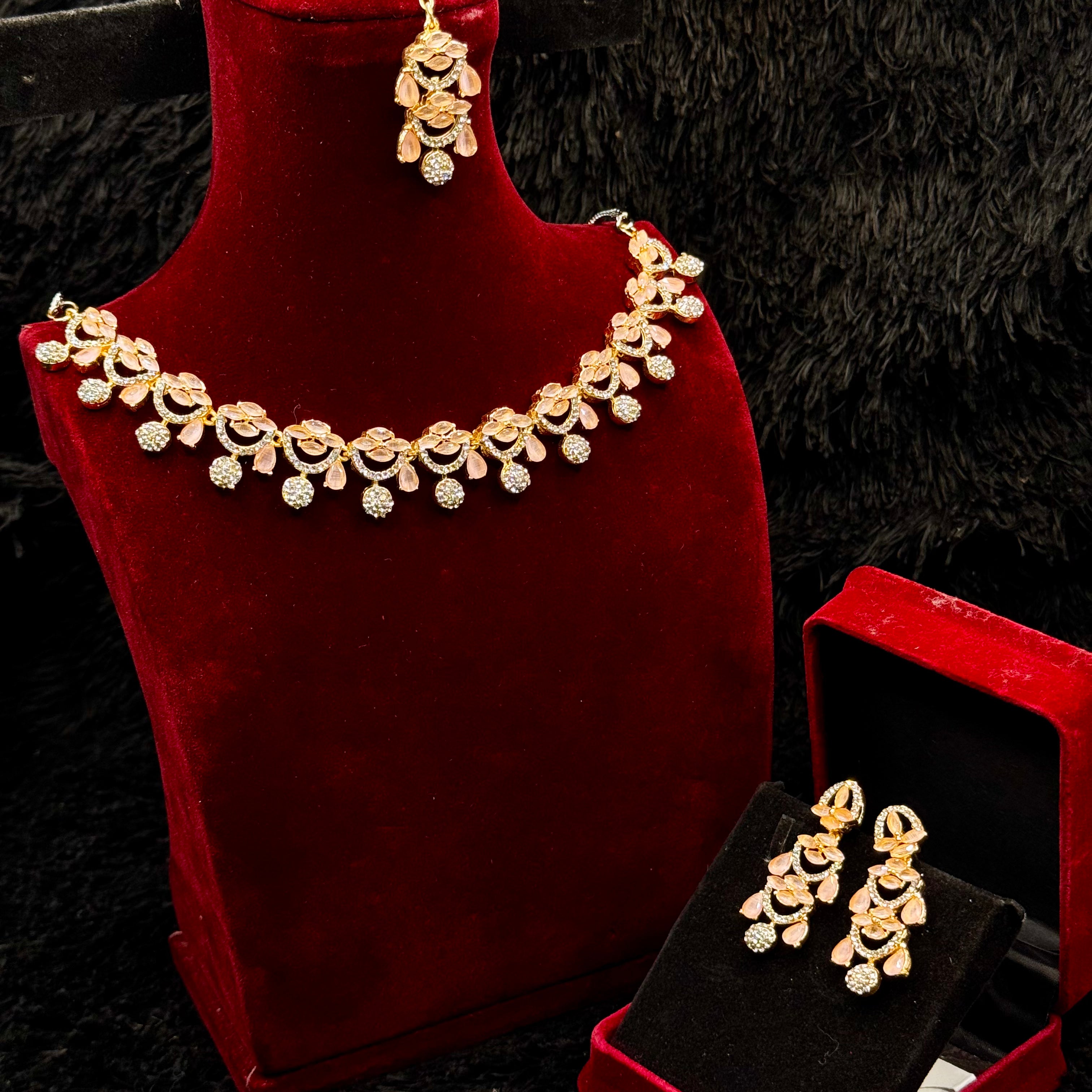Graceful Indian Style Jewelry Set