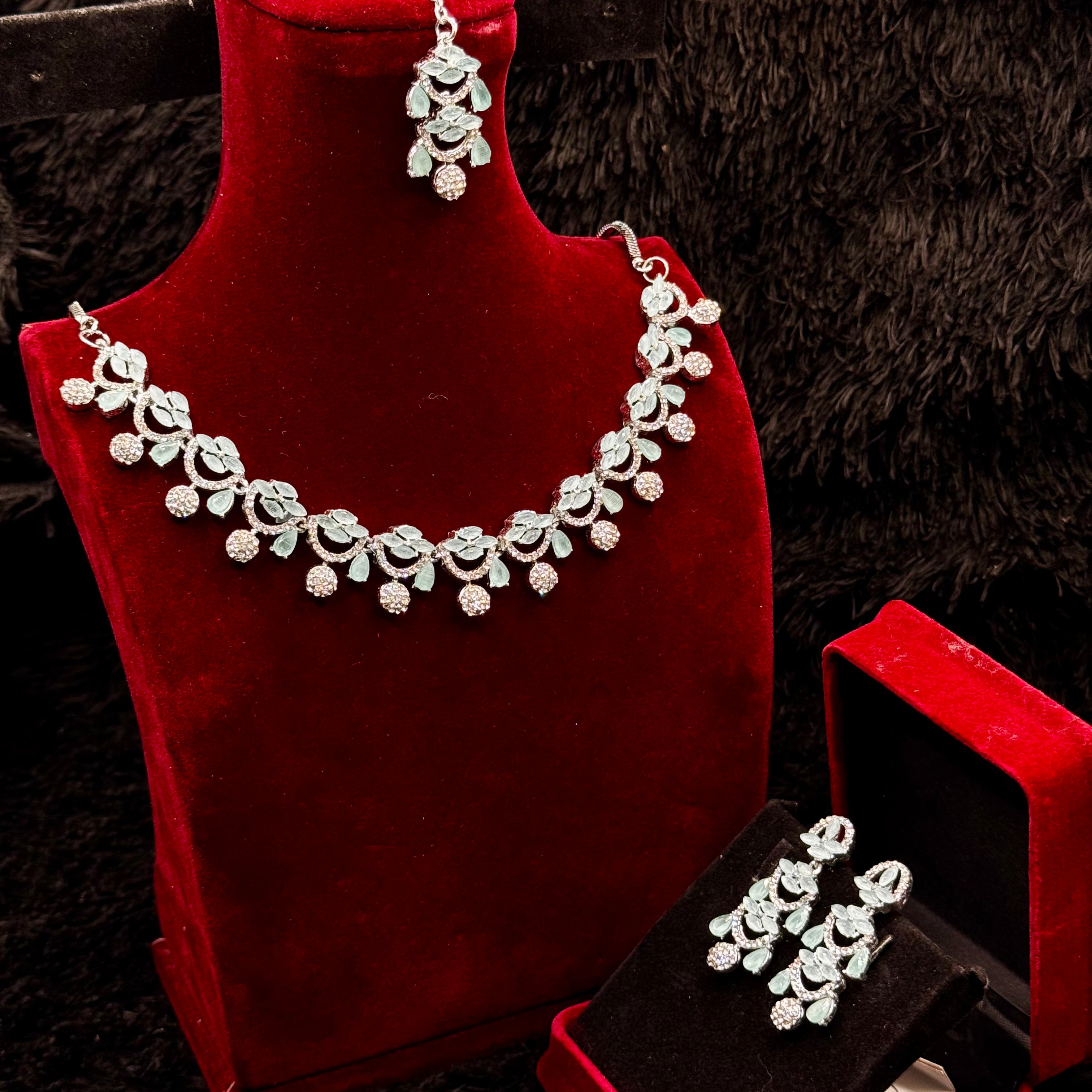 Exquisite Indian Style Jewelry Set