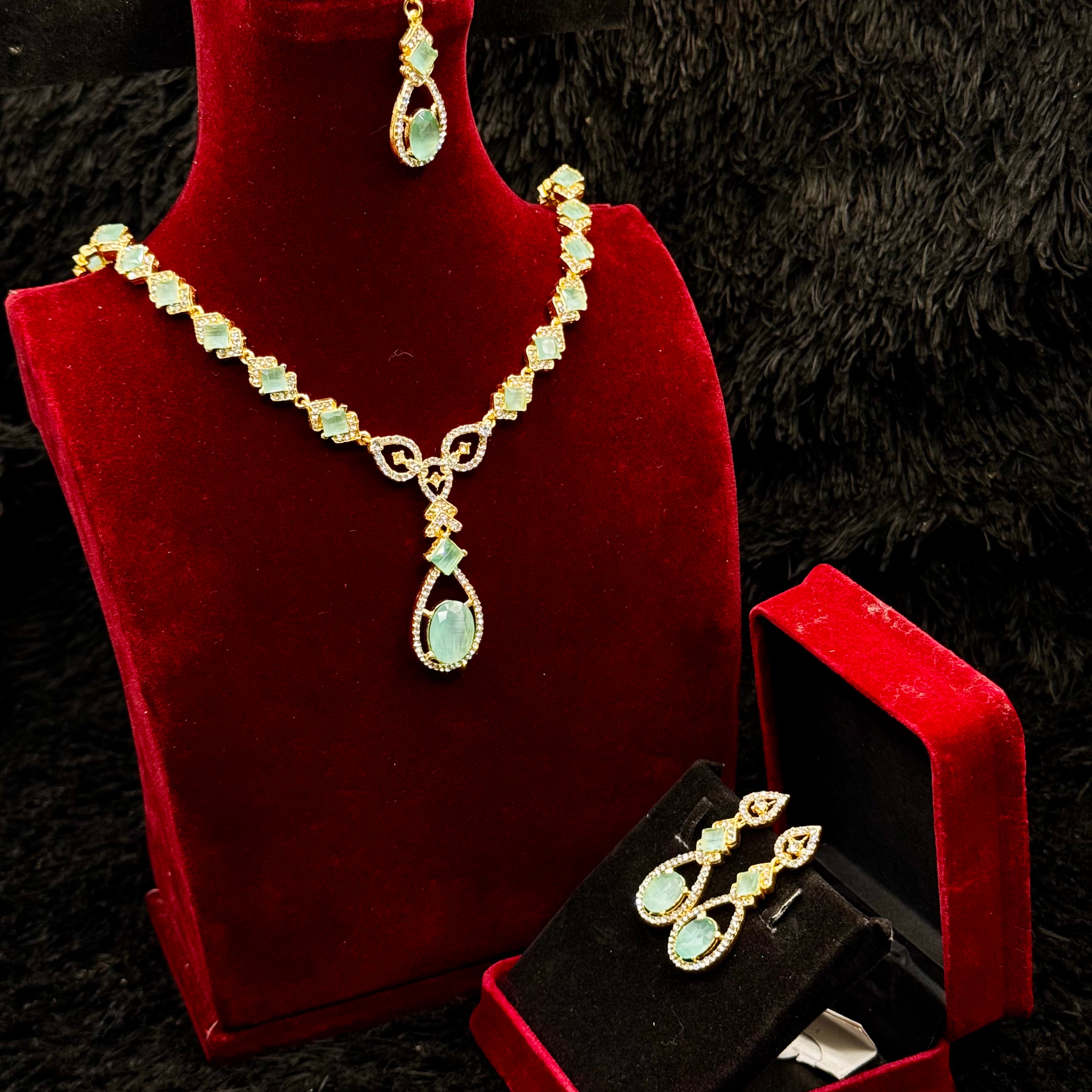Stunning Indian Style Jewelry Set