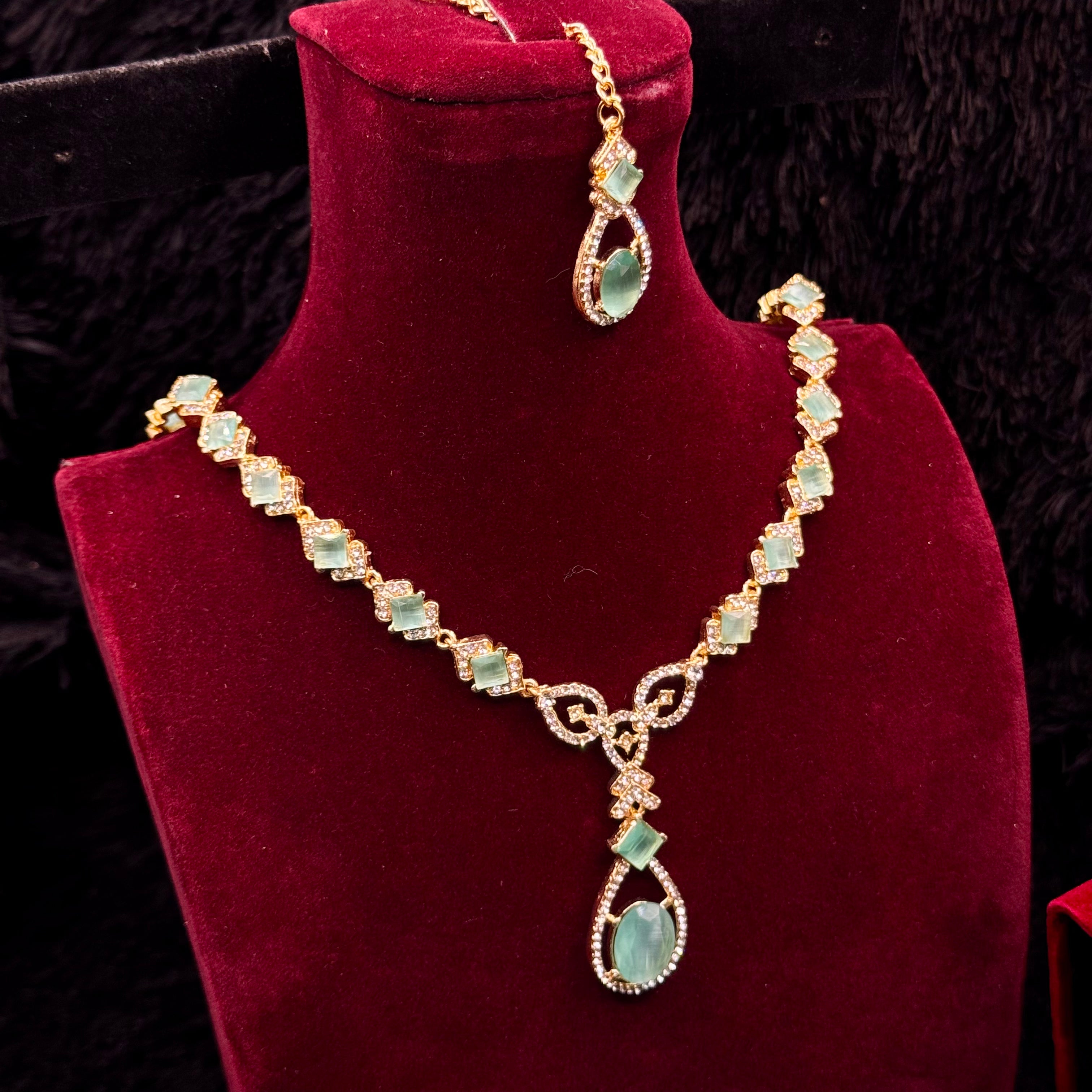 Stunning Indian Style Jewelry Set