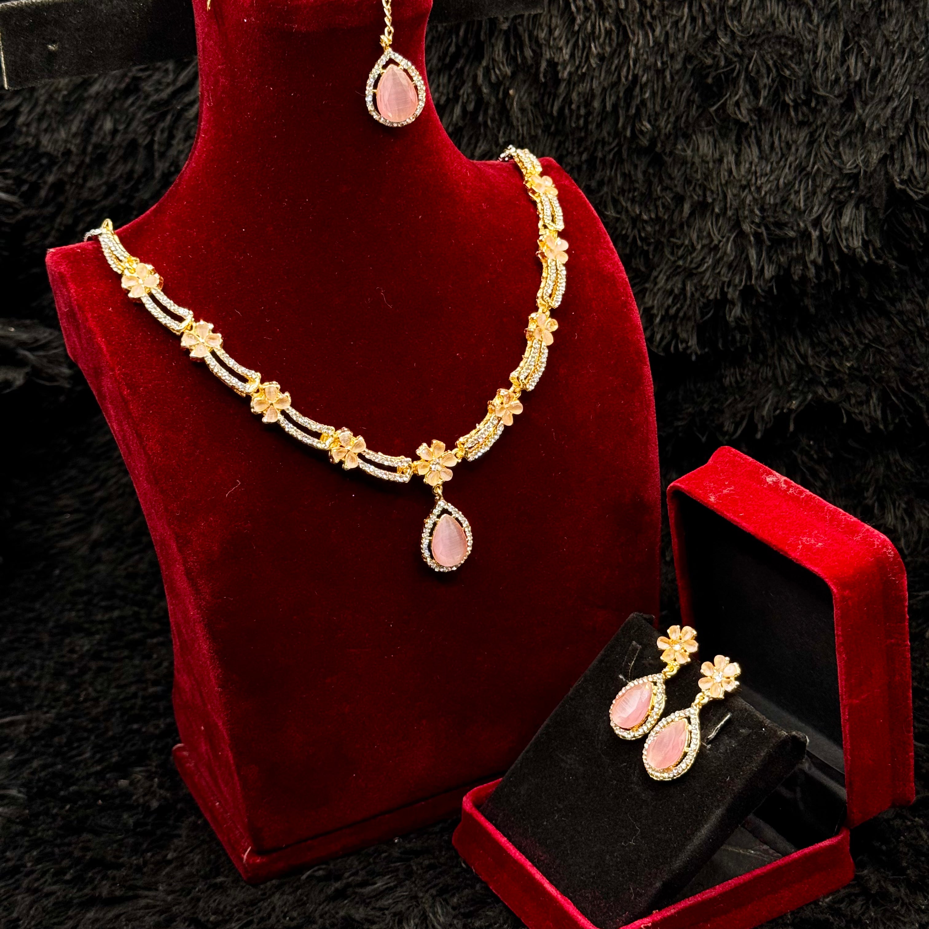 Classic Indian Style Jewelry Set