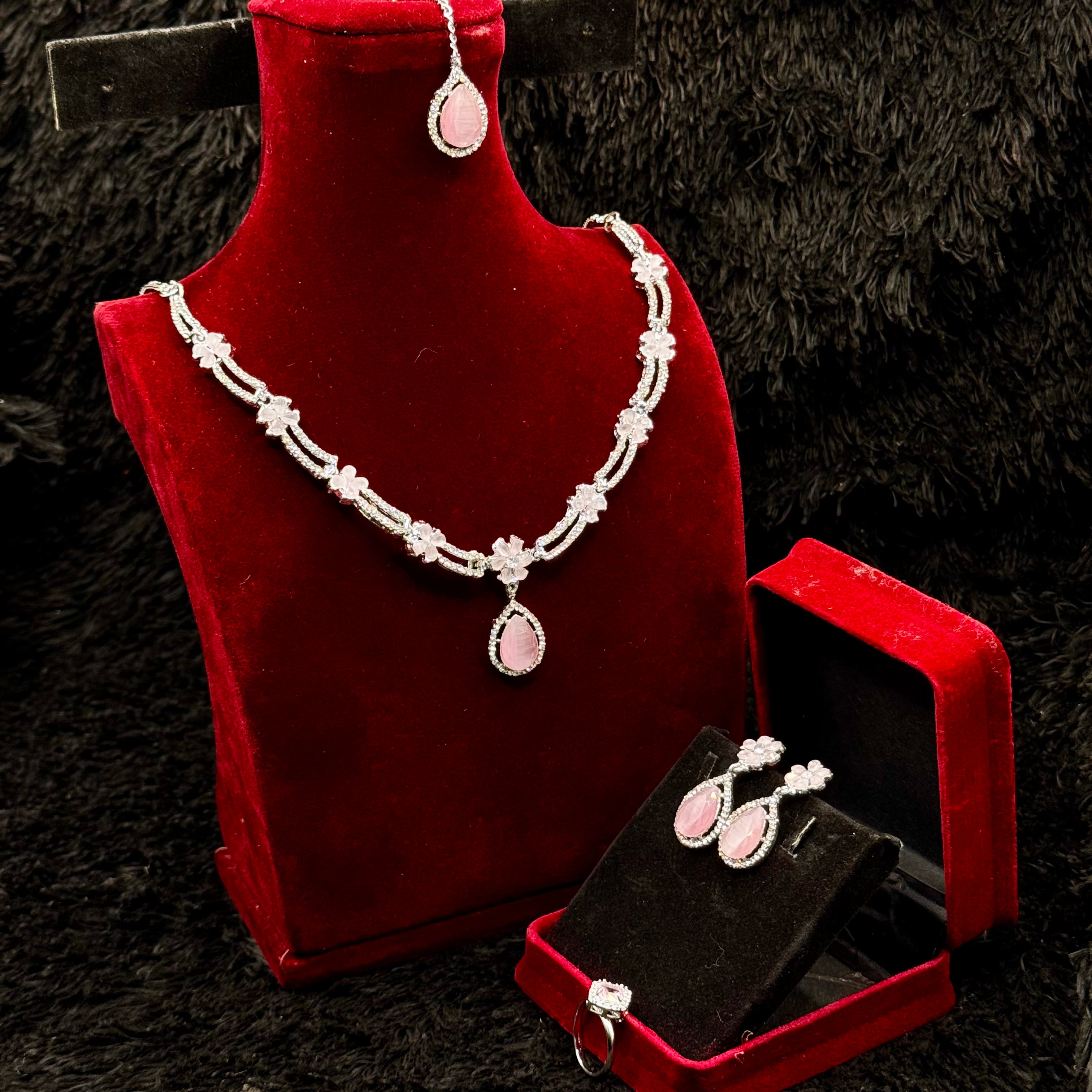 Luxurious Indian Style Jewelry Set