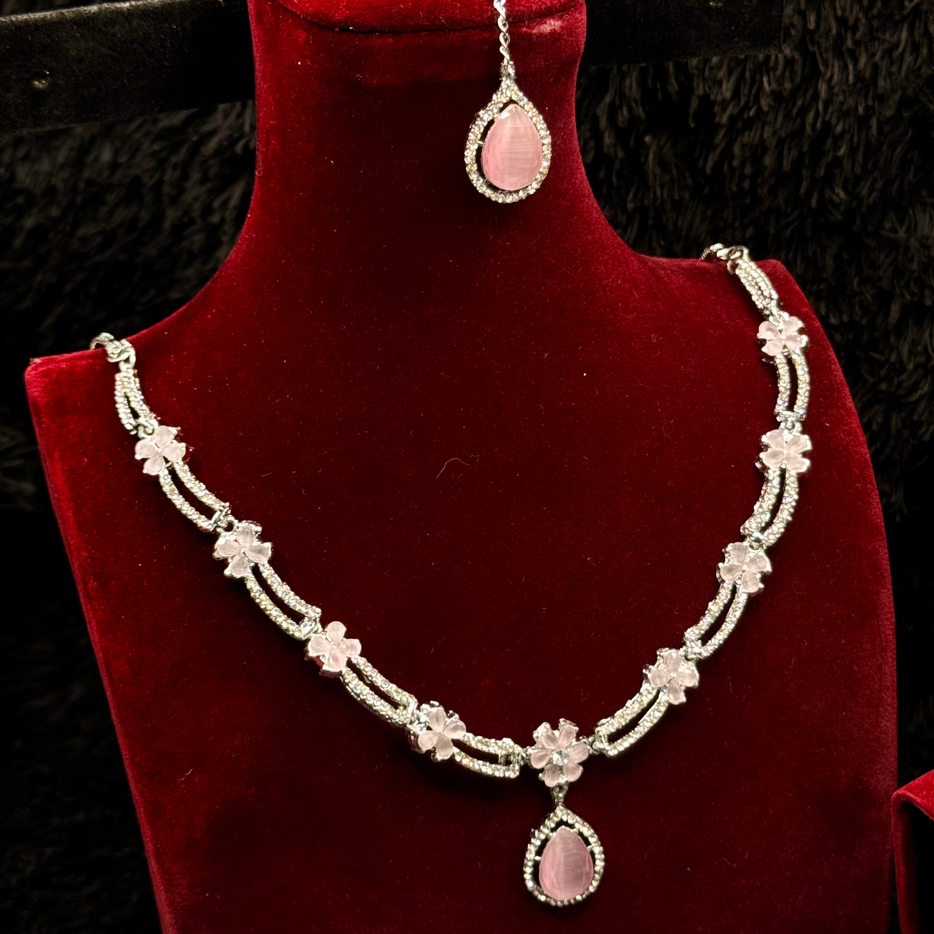 Luxurious Indian Style Jewelry Set