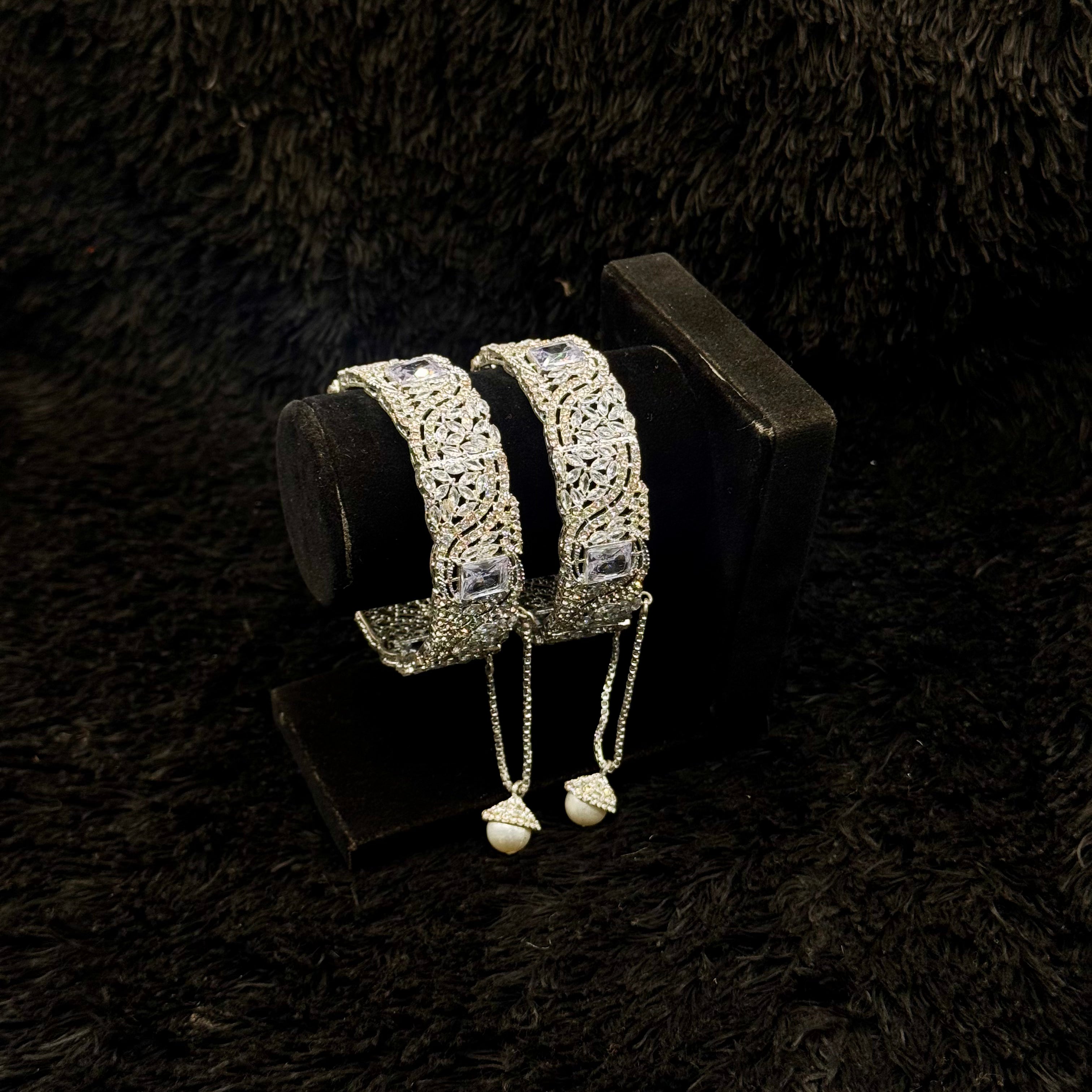 Elegant Zircon Openable Bangles