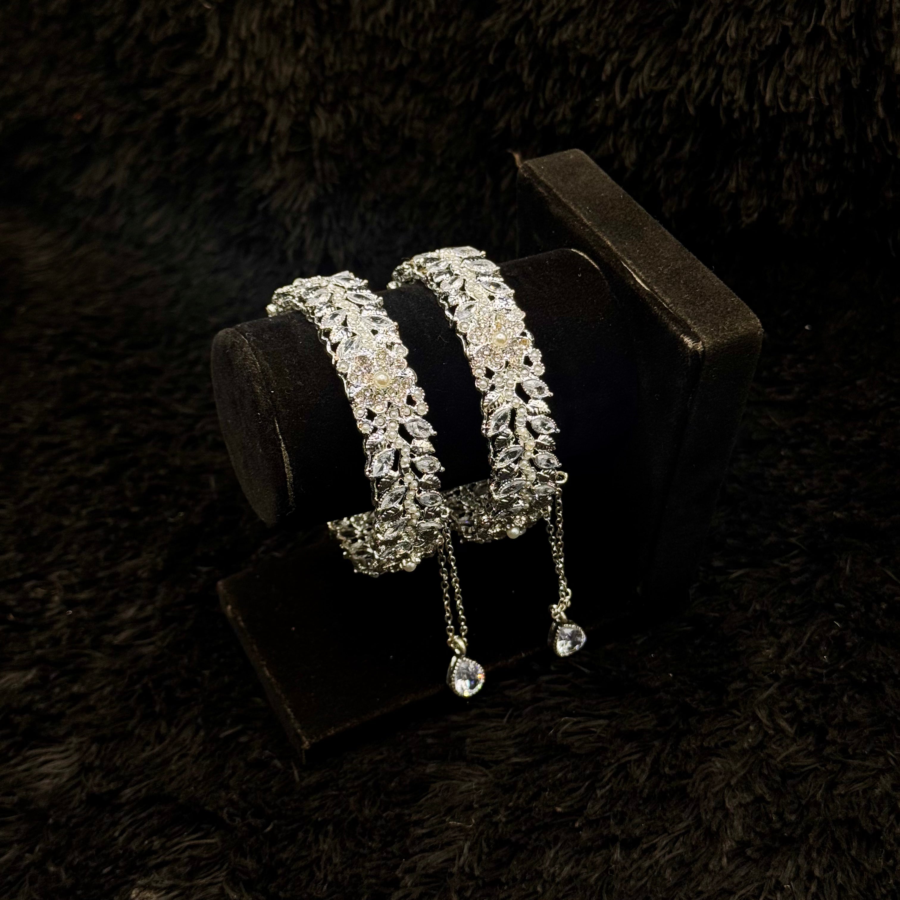 Sparkling Zircon Style Openable Bangle