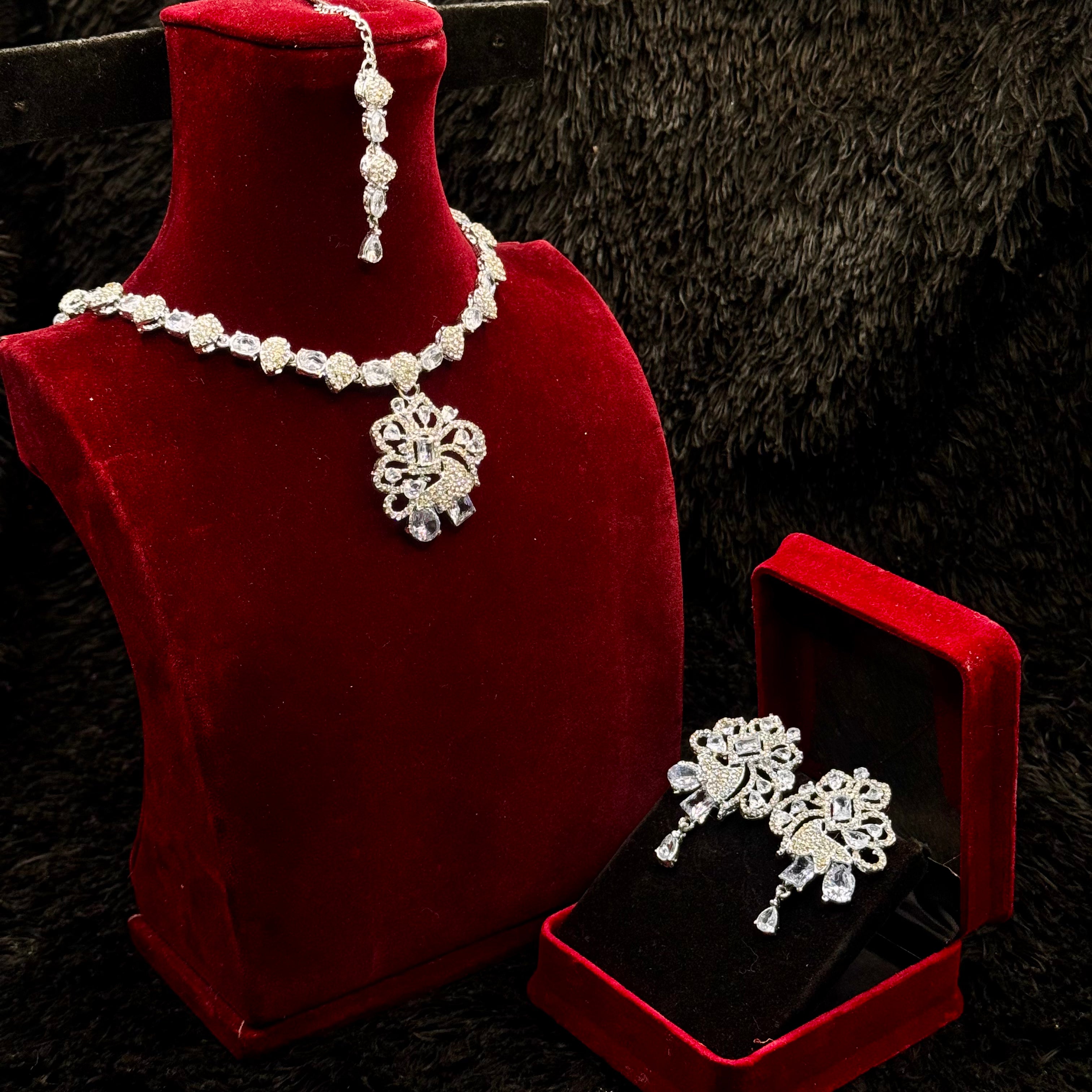 Elegant Silver Necklace Set