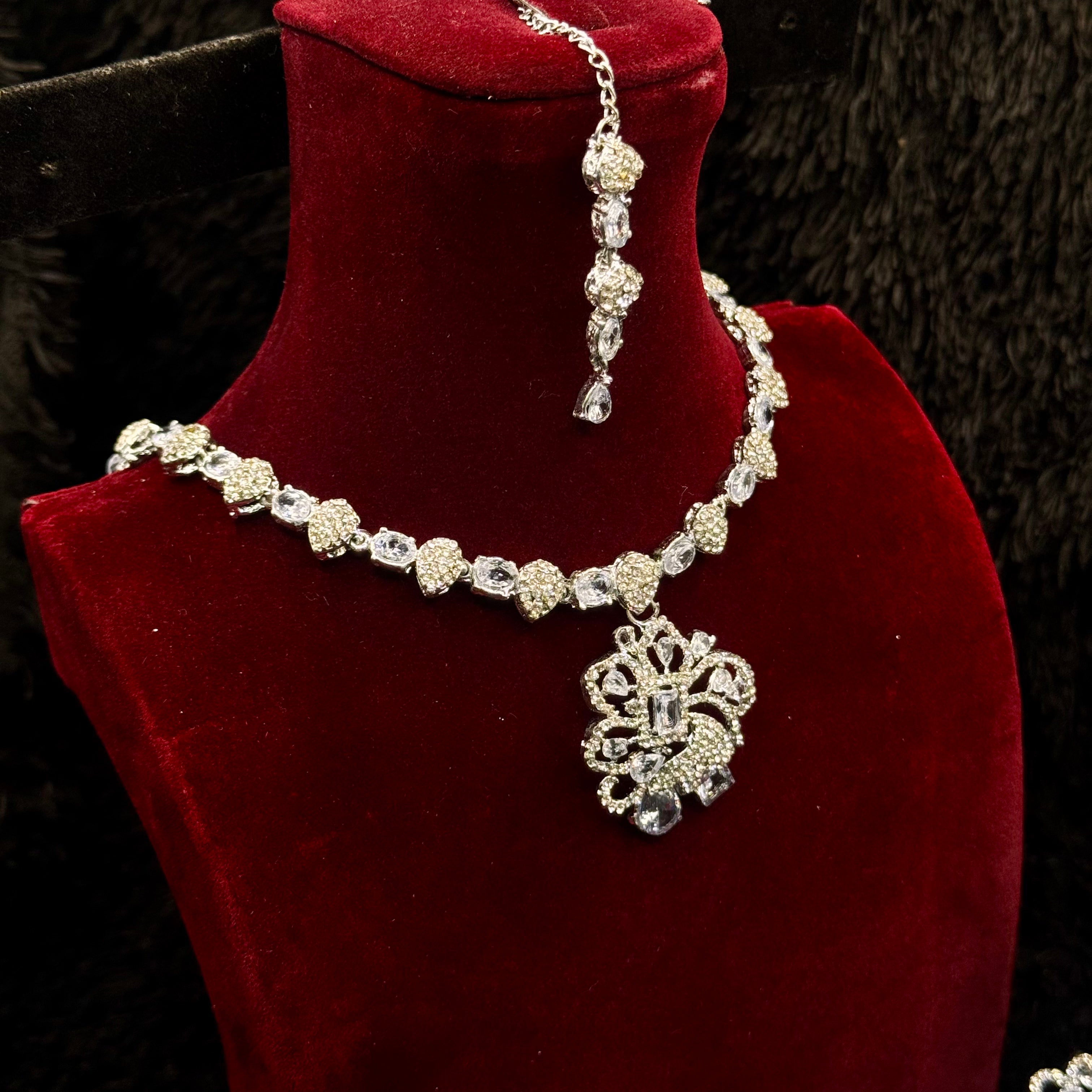 Elegant Silver Necklace Set