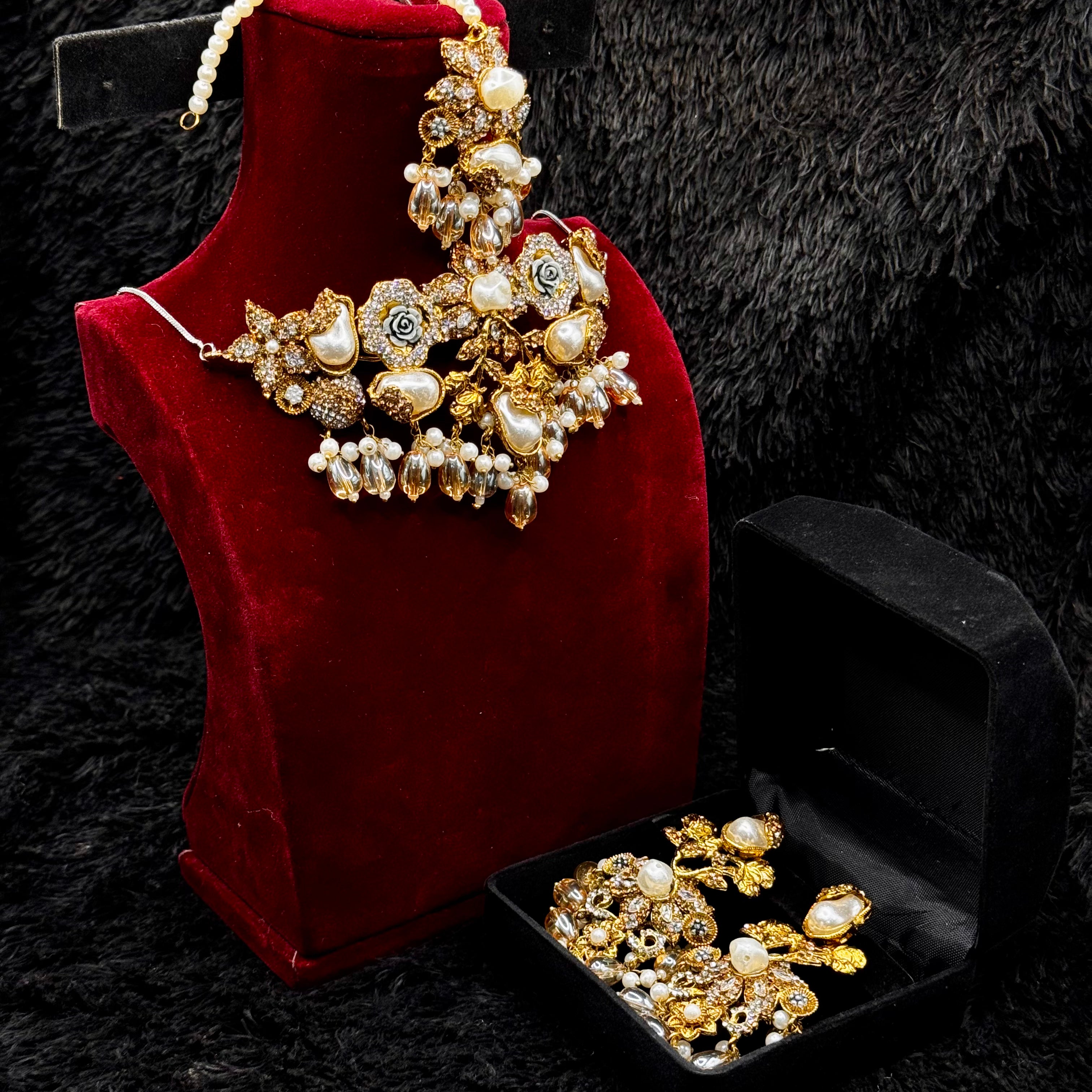 Rajwadi Mother of Pearl Jewelry Set (Golden)