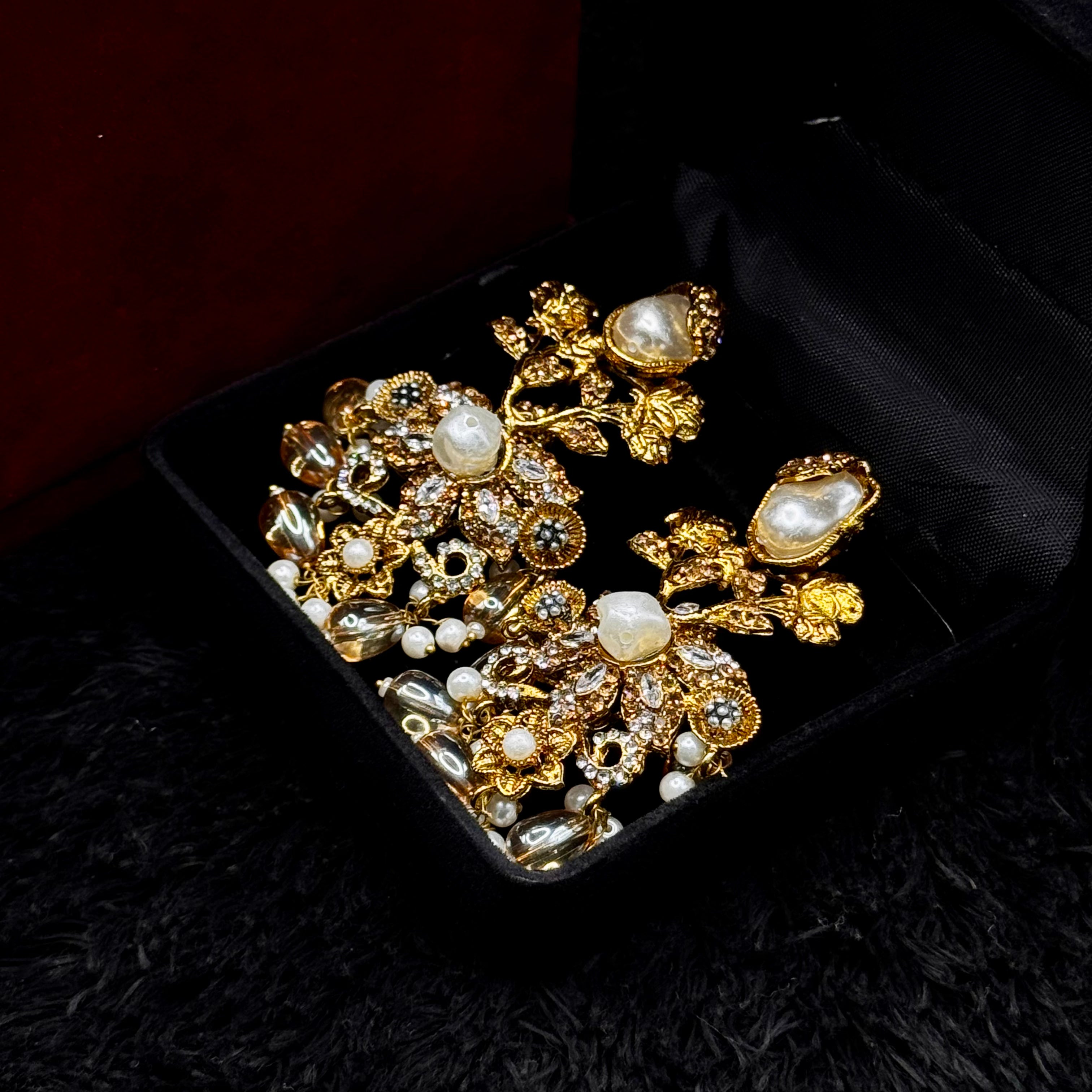 Rajwadi Mother of Pearl Jewelry Set (Golden)