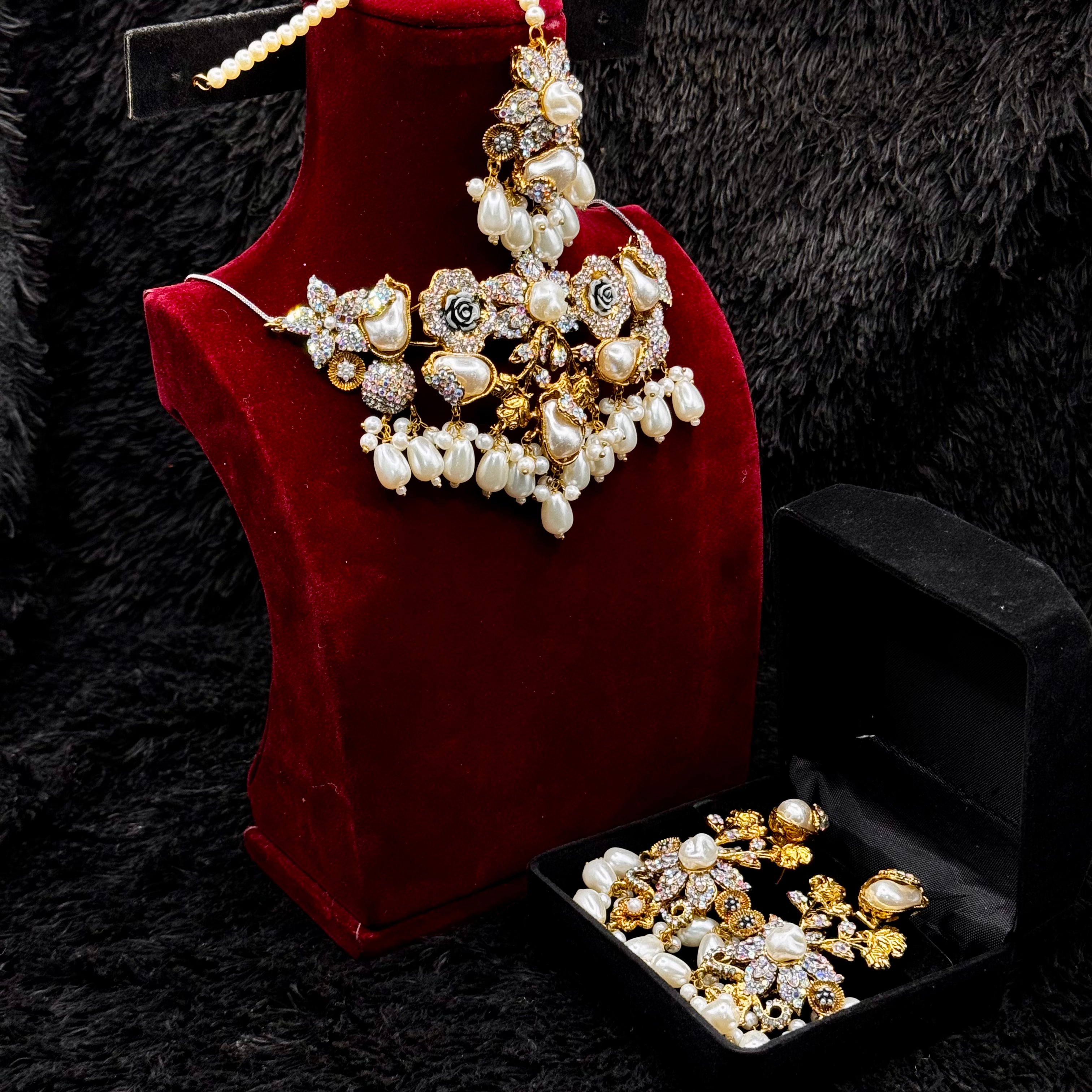Rajwadi Mother of Pearl Jewelry Set (Pearl White)