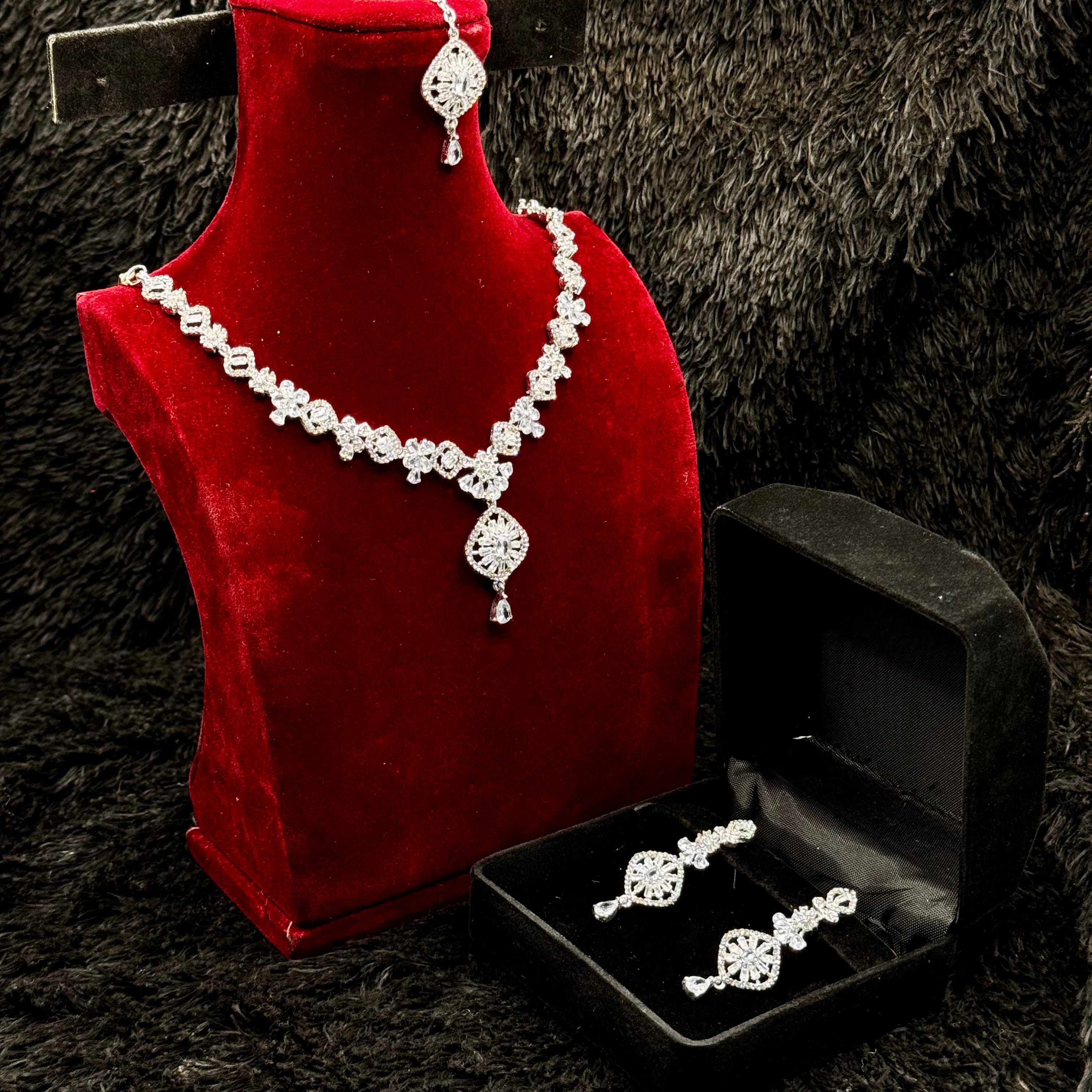 Elegant Silver Necklace Set