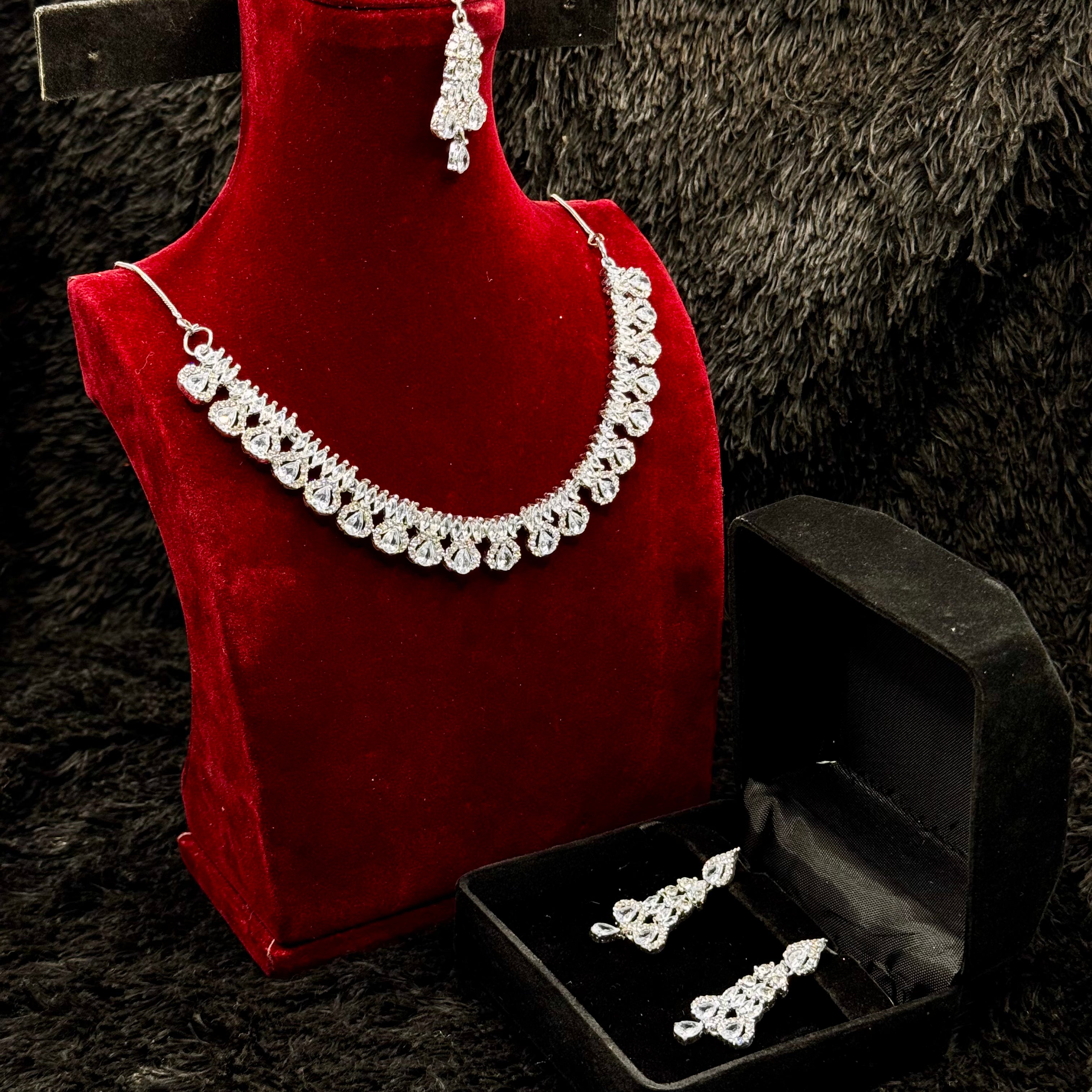 Elegant Silver Necklace Set
