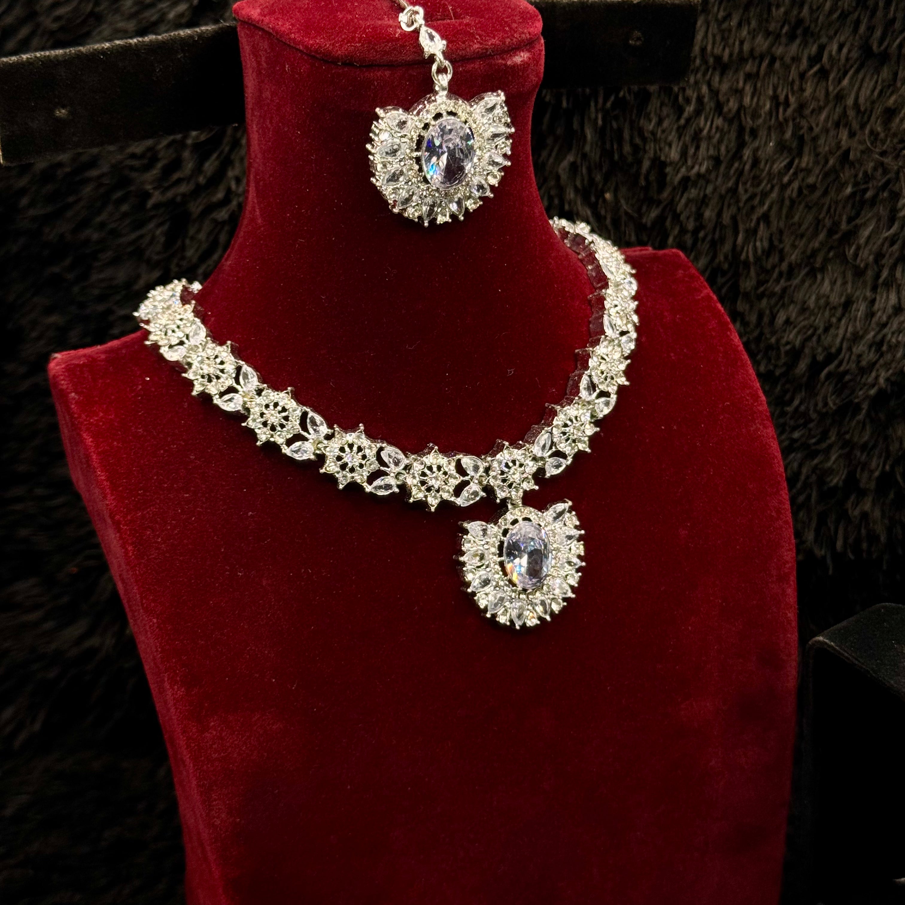 Elegant Silver Fancy Set