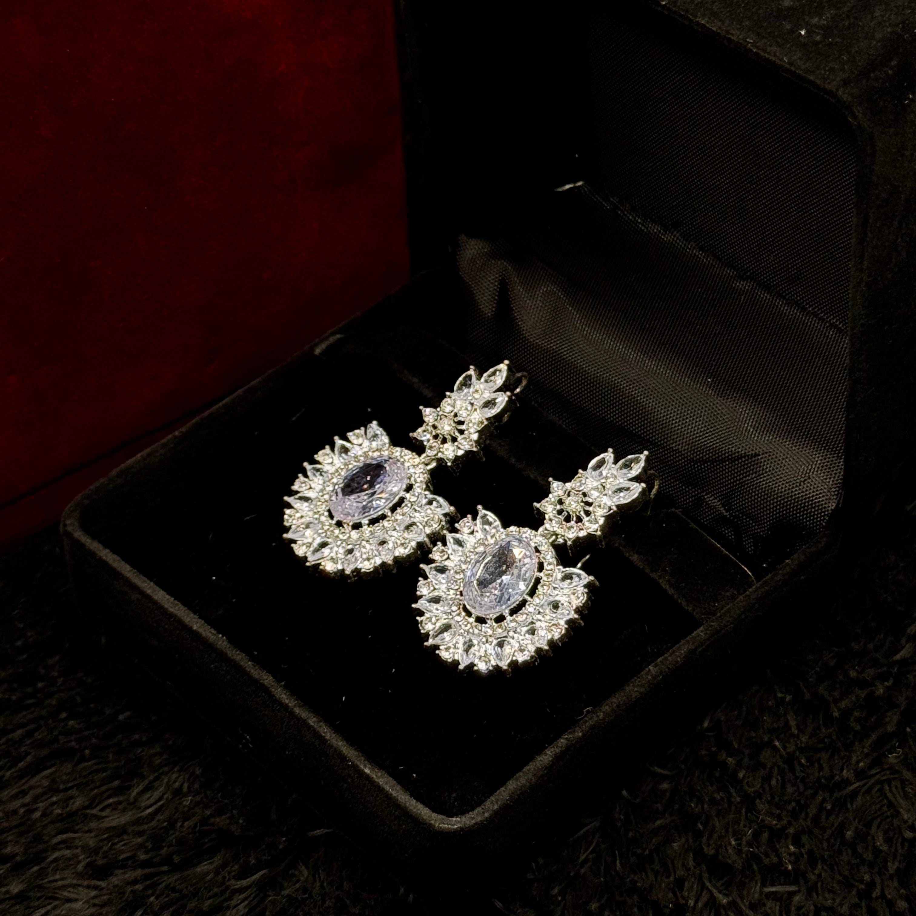 Elegant Silver Fancy Set