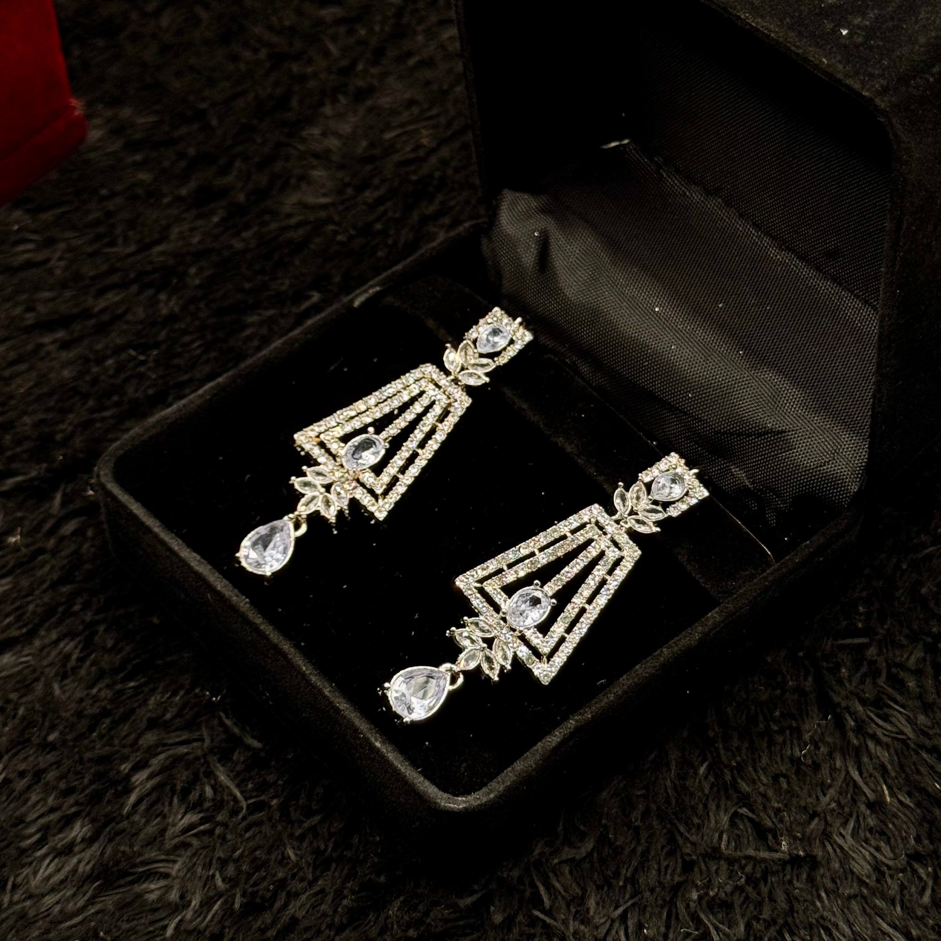 Elegant Silver Necklace Set
