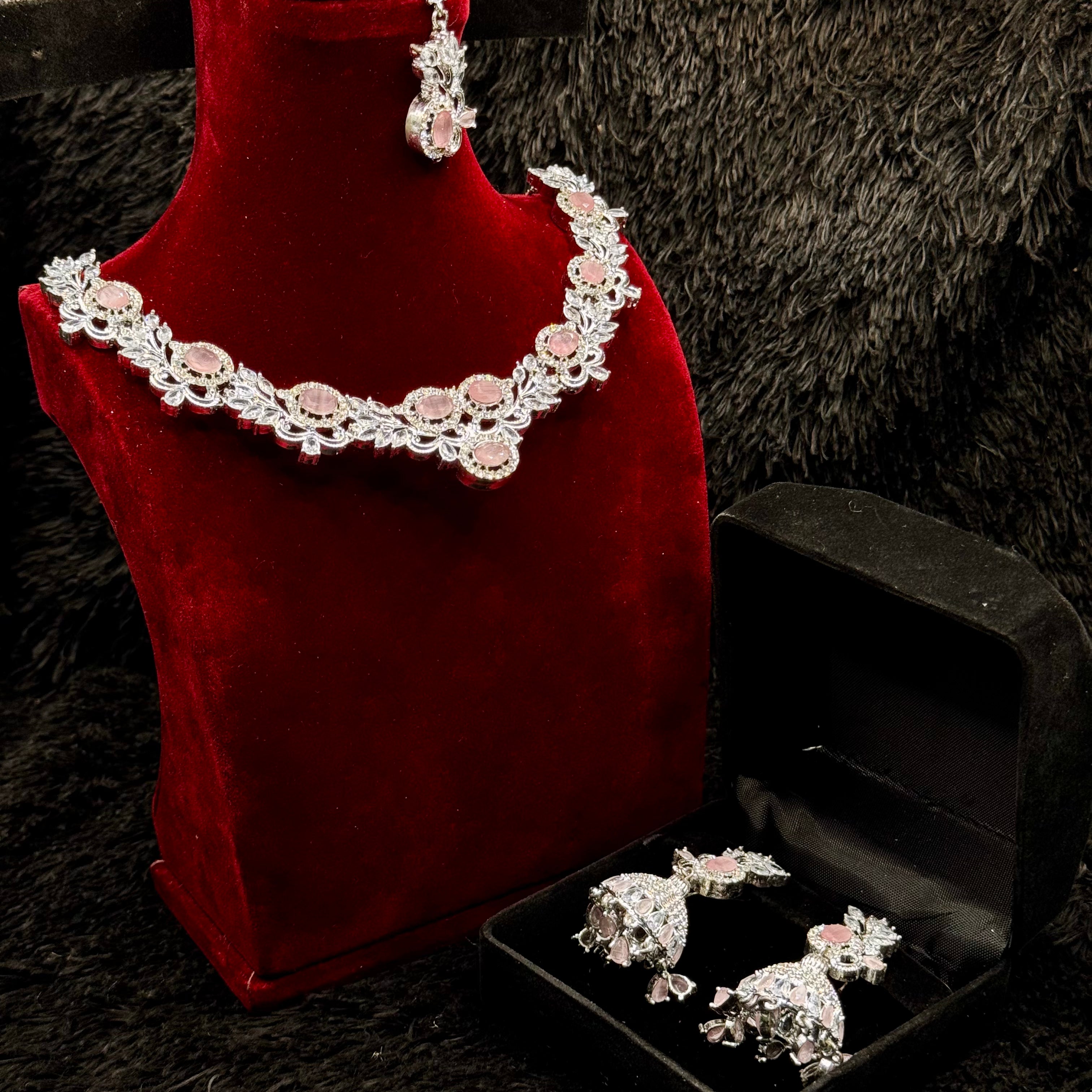 Stylish Silver Necklace Set