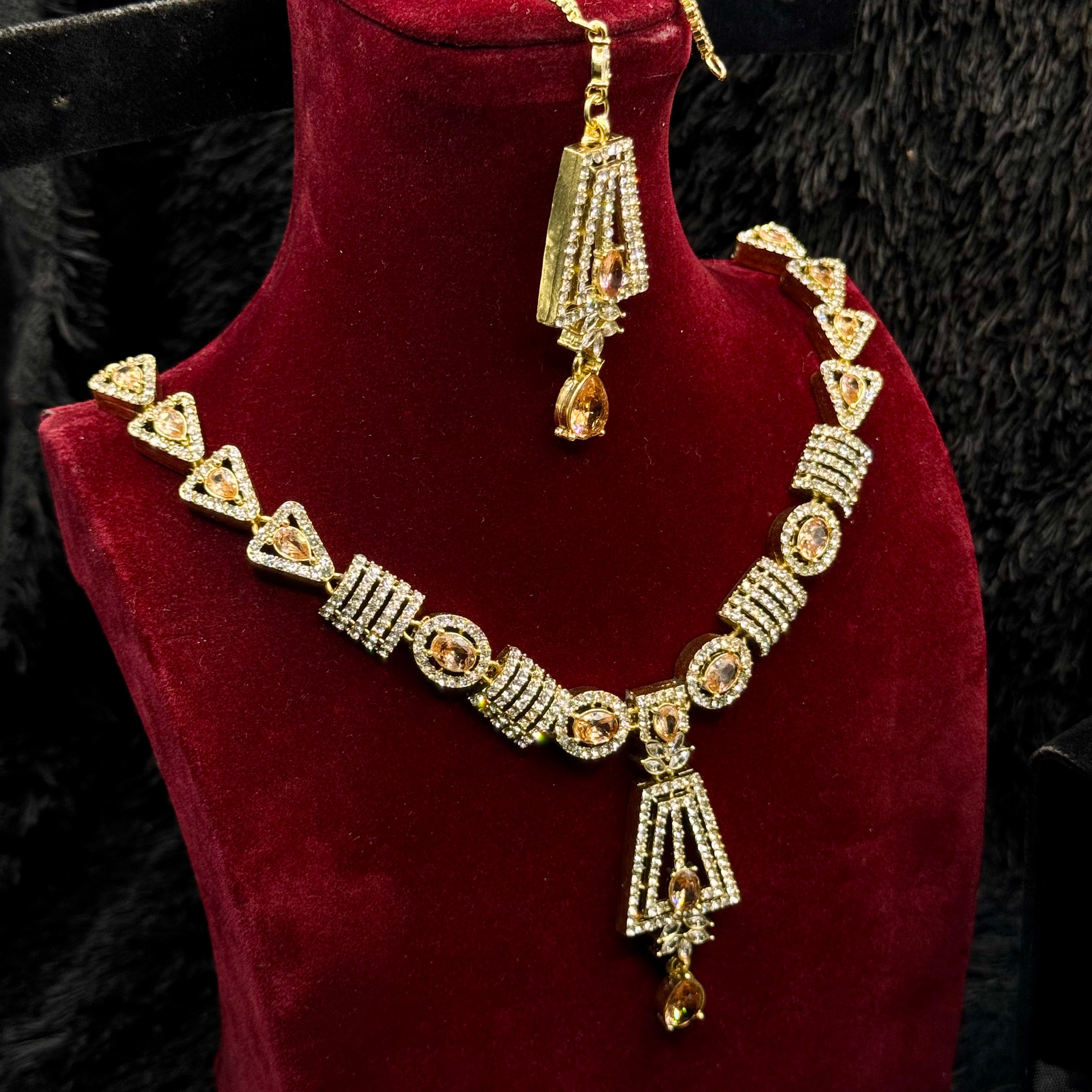 Elegant Golden Necklace Set