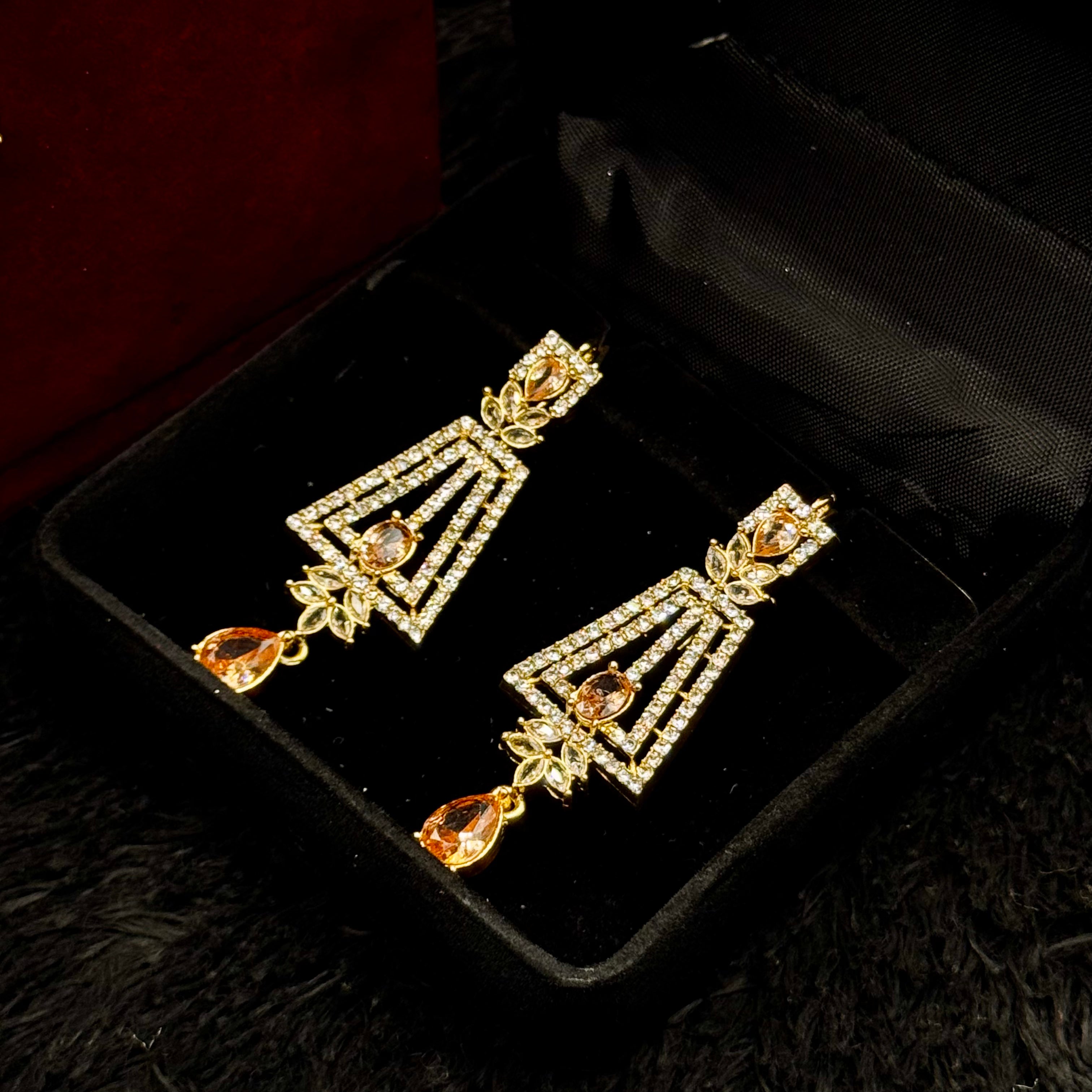 Elegant Golden Necklace Set