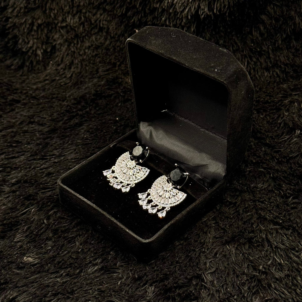 Elegant Indian Style Earrings (black)
