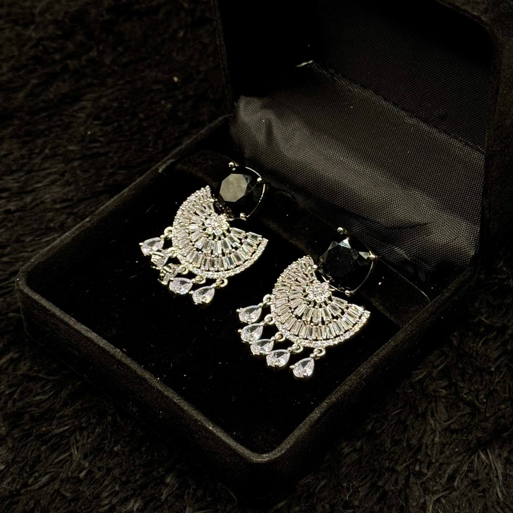 Elegant Indian Style Earrings (black)