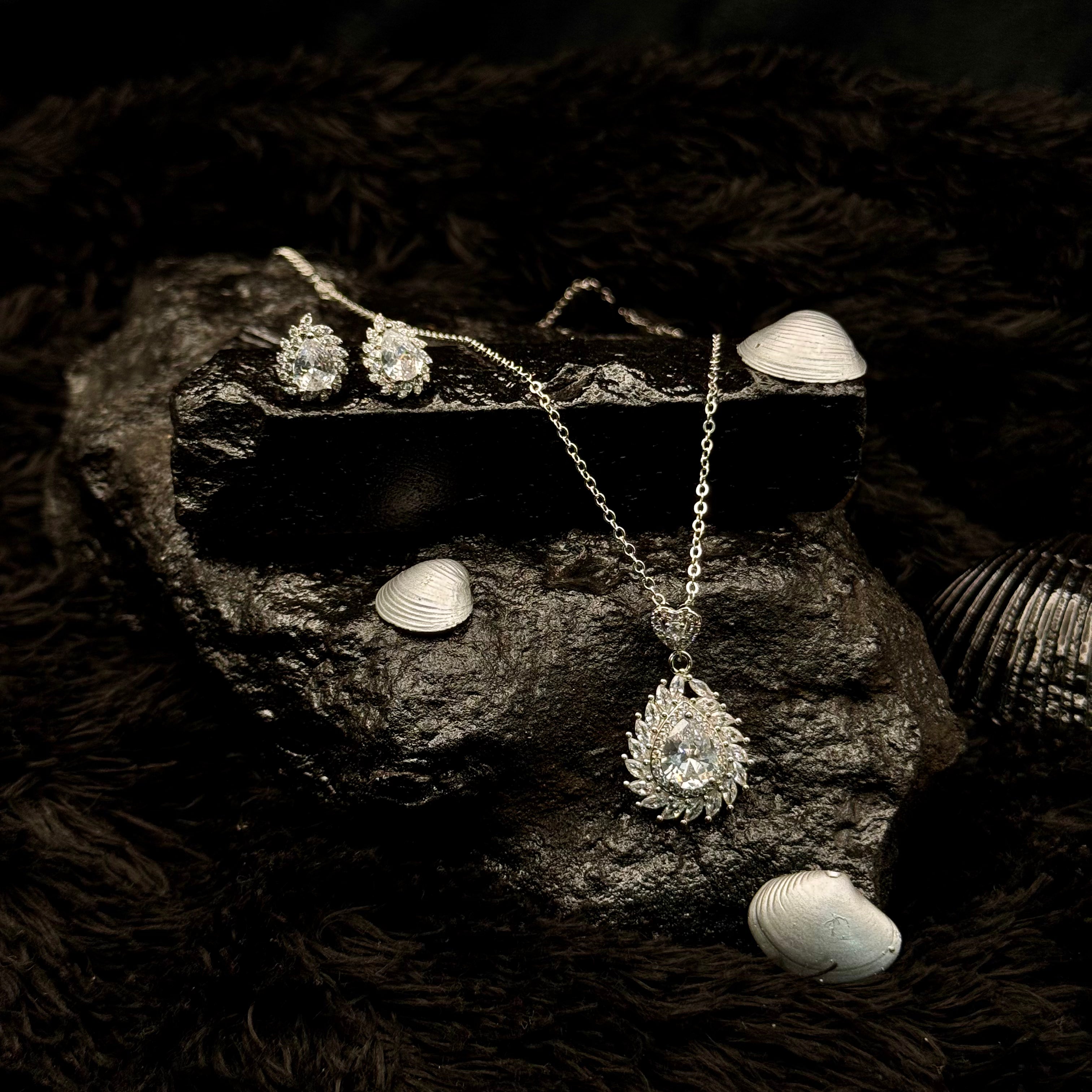 Elegant Locket Set
