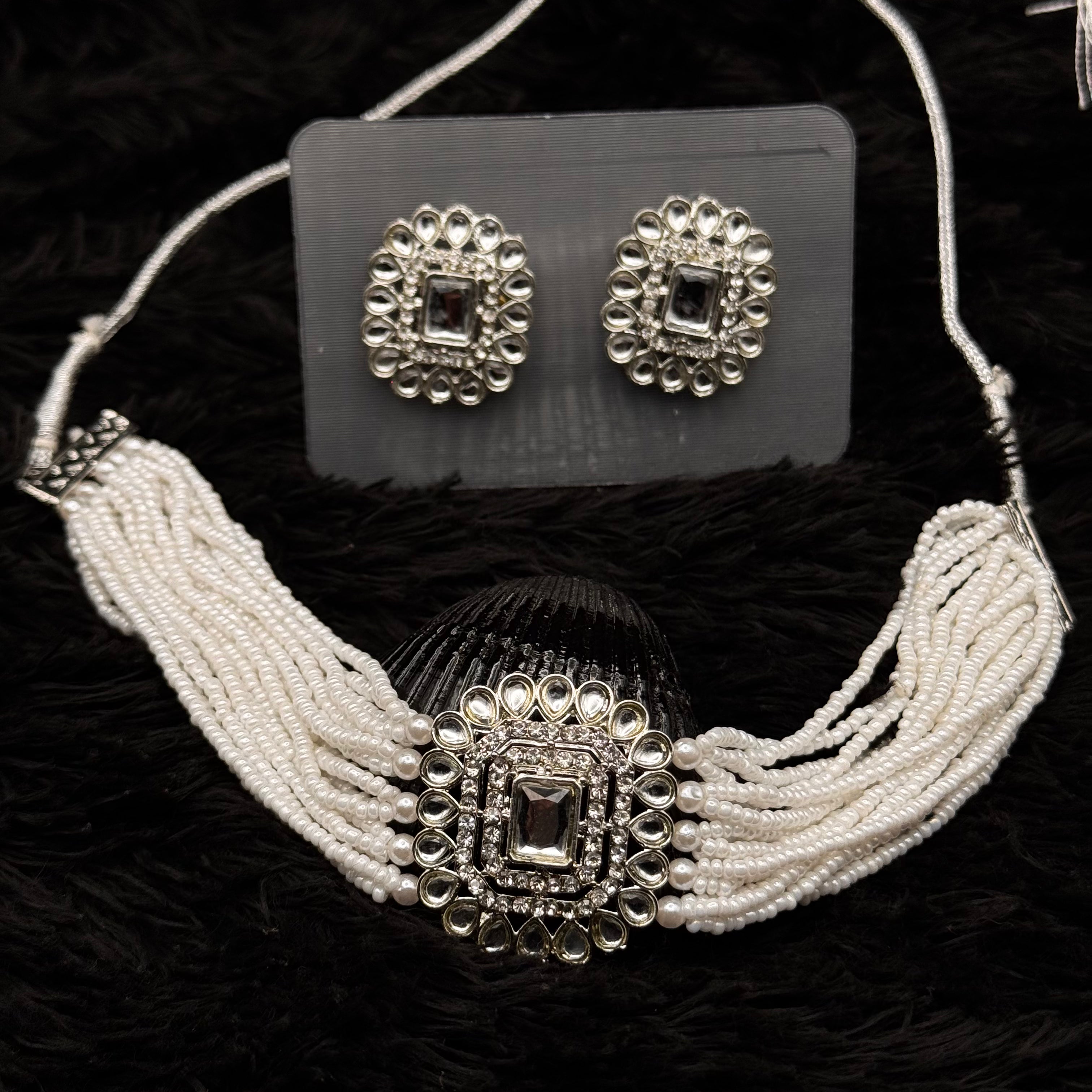 Indian Pearl Pooth Choker Set