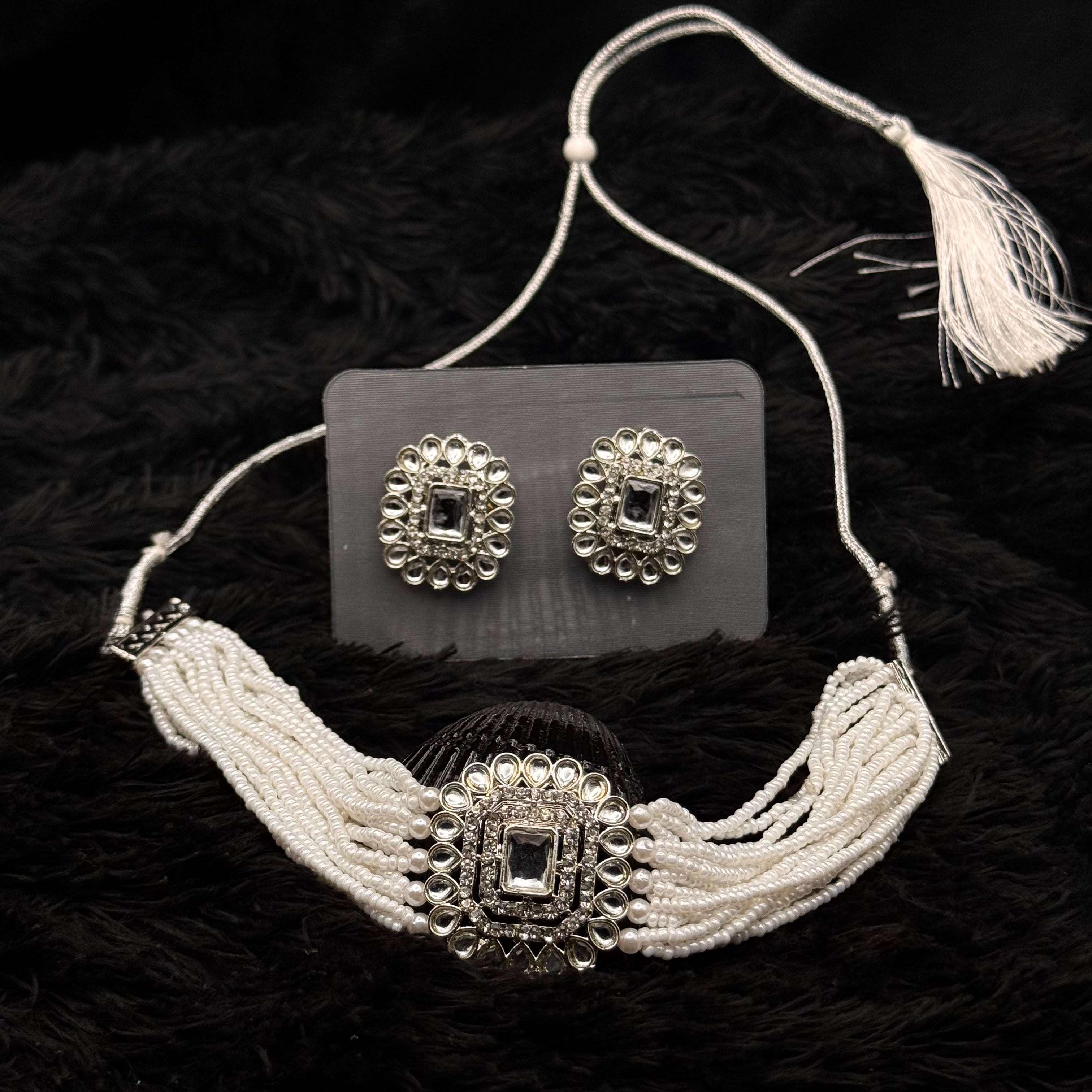 Indian Pearl Pooth Choker Set