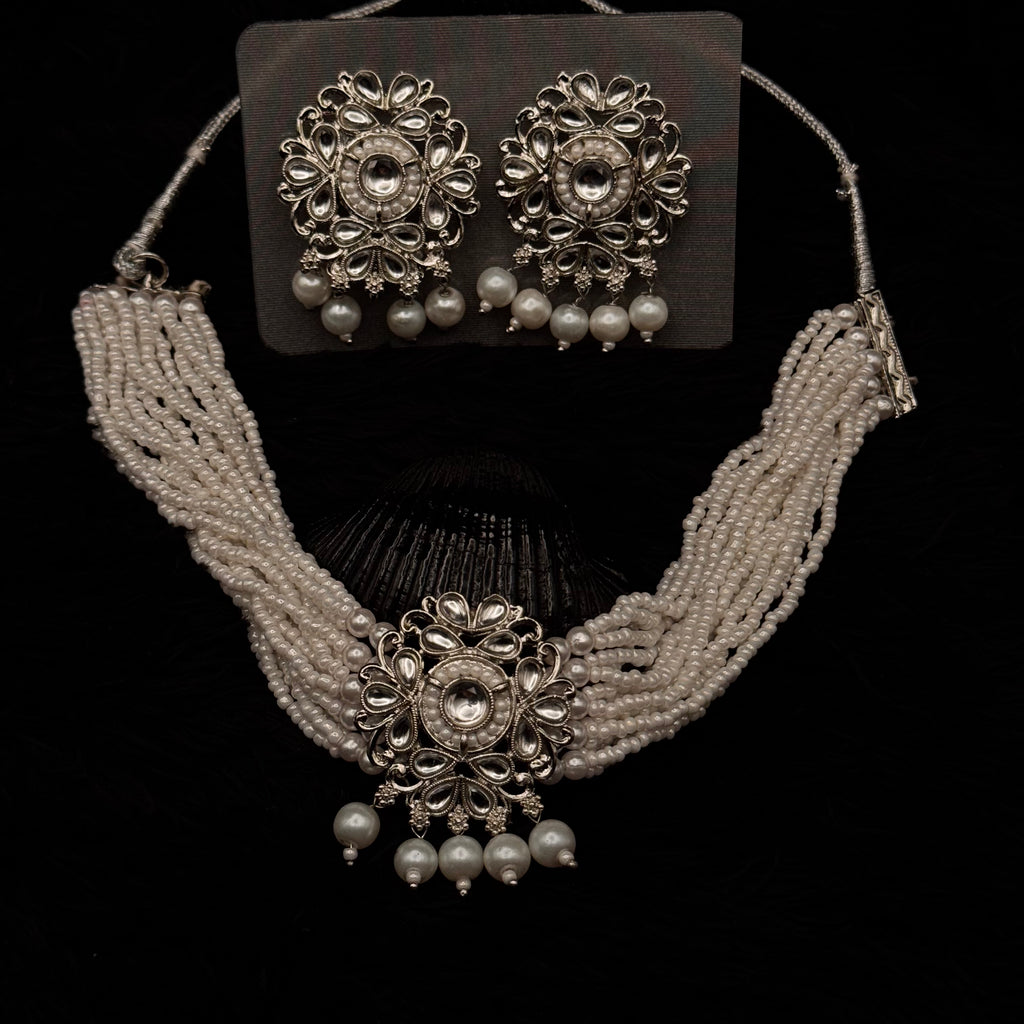Indian Pearl Pooth Choker Set